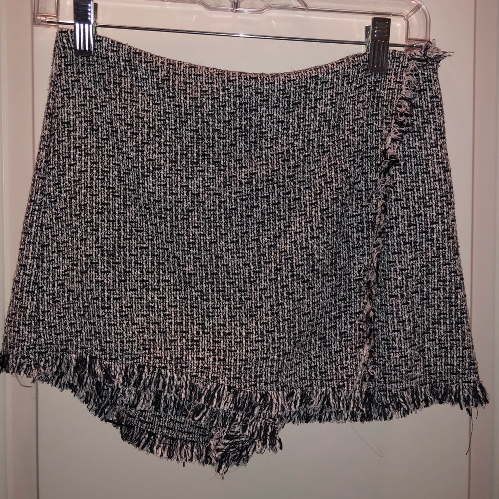 Black and white skort